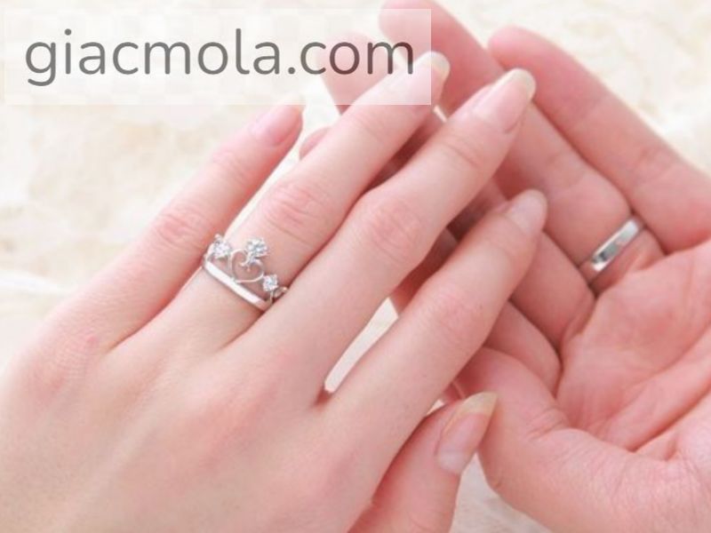 Con gái đeo nhẫn cưới tay nào là đúng? - Giấc Mơ Lạ
